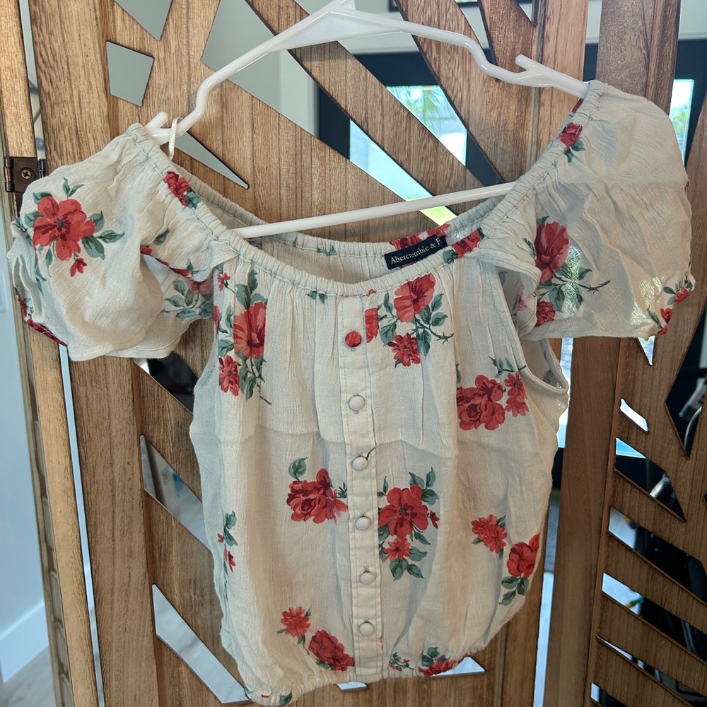 Abercrombie & Fitch Floral Off-Shoulder Top XS